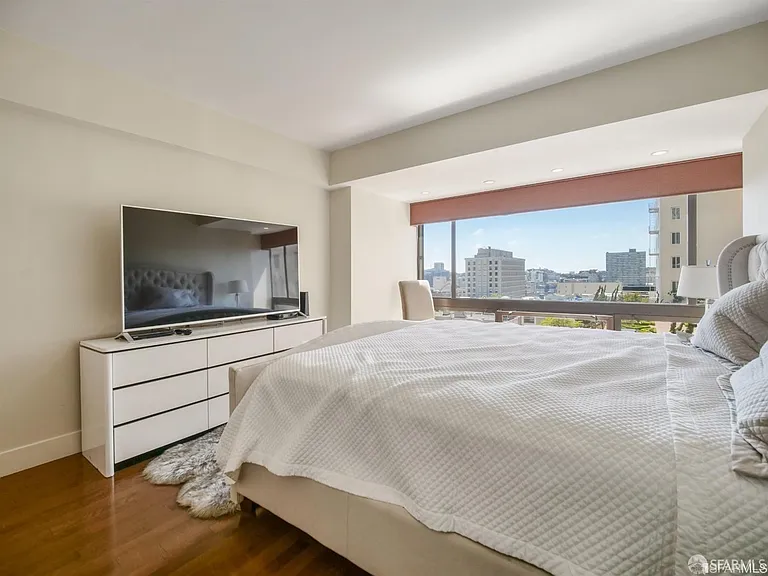 1177 California St #312 — Photo 16