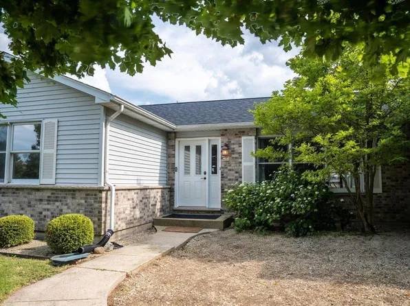 621 Devils LANE, Walworth, WI 53184
