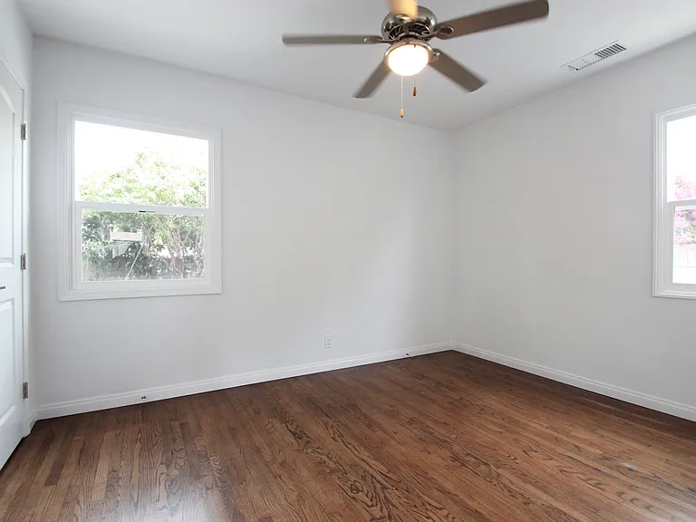 2732 S Westgate Ave — Photo 16