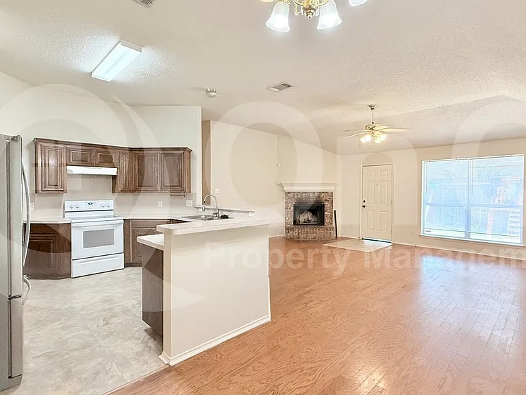 8001 Mourning Dove Dr — Photo 8