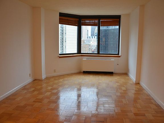 5th image of 415 E 37th St APT 27K