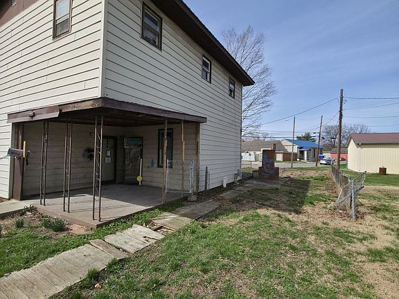 3rd image of 304 W 5th St