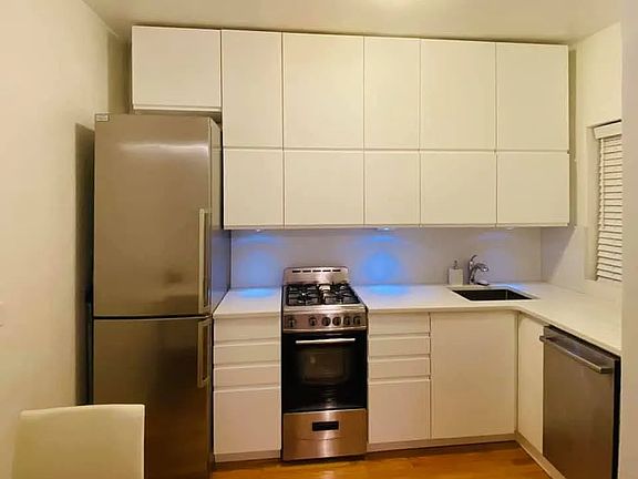 4th image of 320 E 83rd St APT 5F