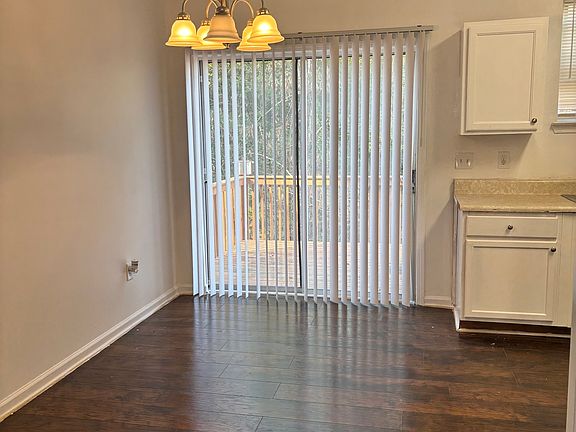 3rd image of 3859 Shenfield Dr