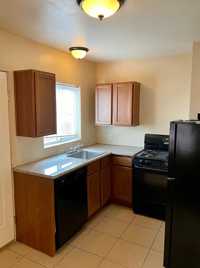 1 bed, 1.0 bath, 676 sqft, $850 — Photo 4