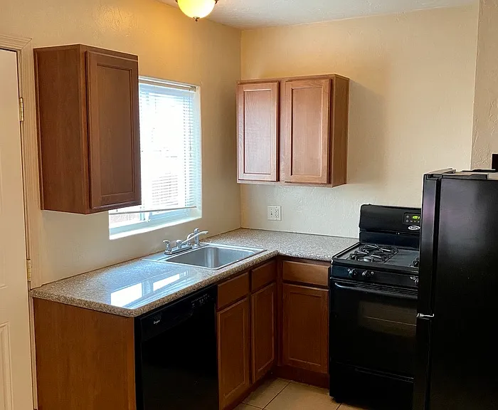 2233 N Columbus Blvd #1 — Photo 4