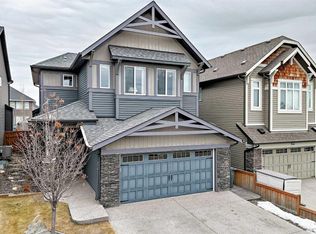 28 W Mount Rae Pl, Okotoks, AB T1S0P1