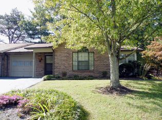 1221 Karina Cir, Maryville, TN 37804