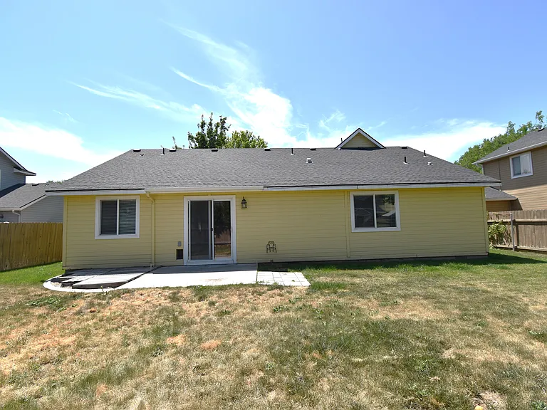 354 E Carver Dr — Photo 23