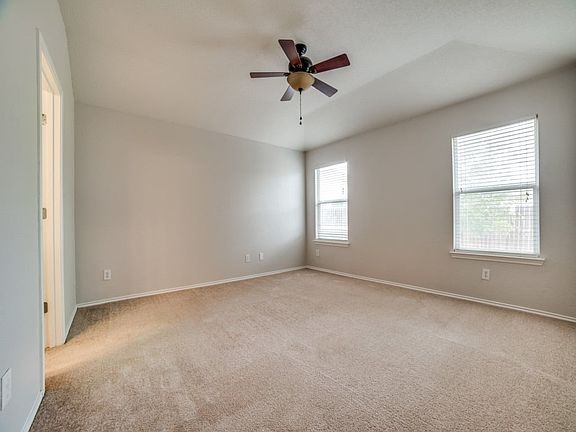 2nd image of 3928 Wensledale Dr