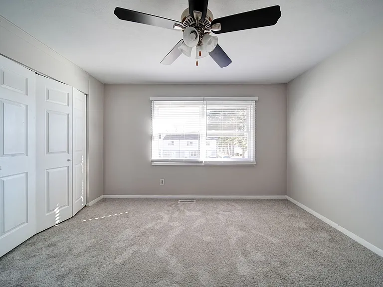 2505 S Charles Blvd — Photo 36
