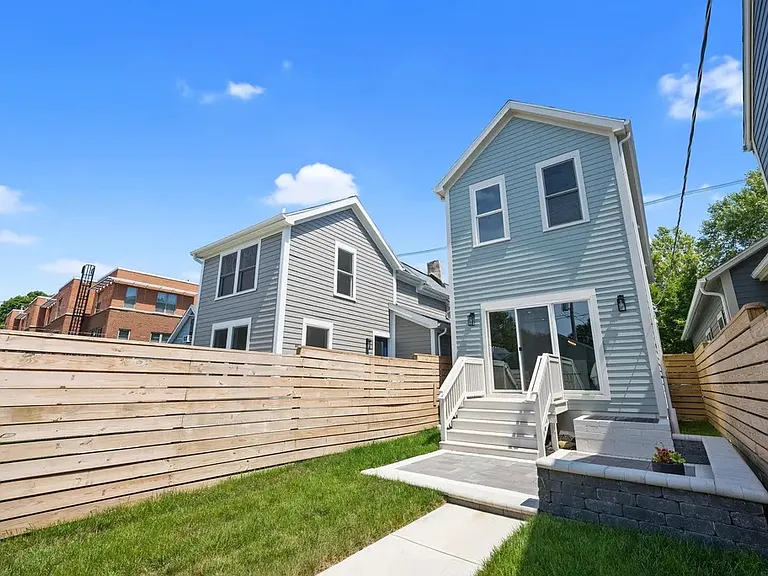 845 Summit St — Photo 3
