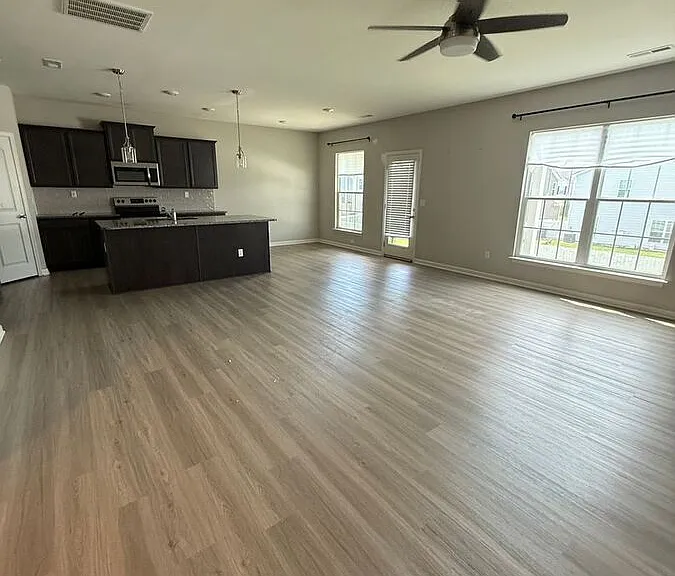 1137 Marlena Ln — Photo 3