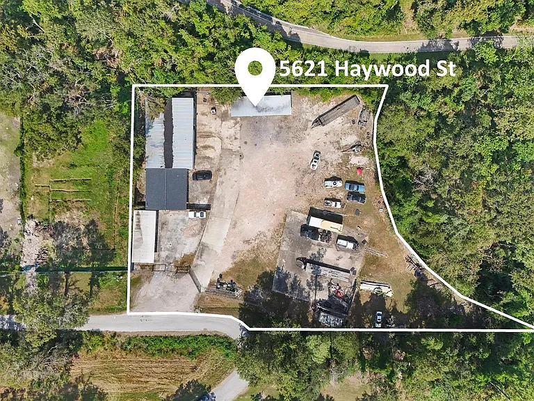 5621 Haywood St — Photo 2