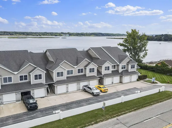 43 Arthur St, Manistee, MI 49660