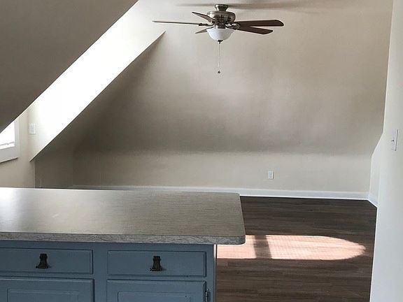 3rd image of 402 Pembroke Ave APT 4