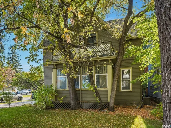 334 10th Street E, Saskatoon, SK S7N 0C7
