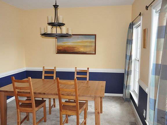 2nd image of 14 Pin Oak Ct
