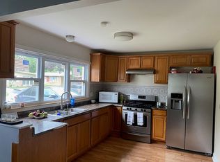 318 Shawnee St, Park Forest, IL 60466