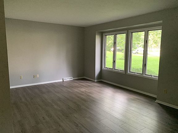 4th image of 8650 Lawton Dr