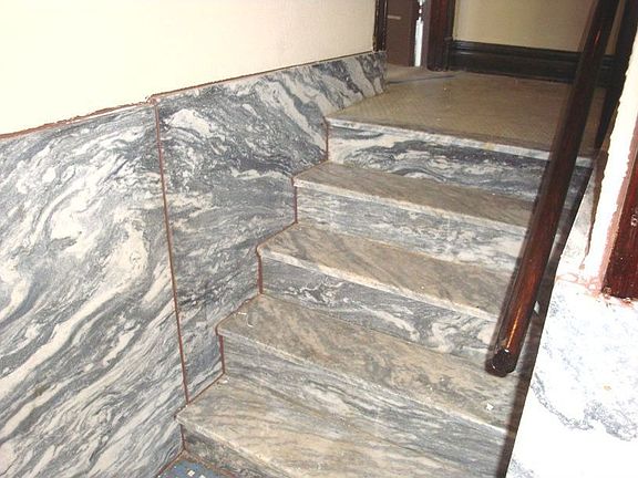 2nd image of 4215 Lawn Ave APT 1S