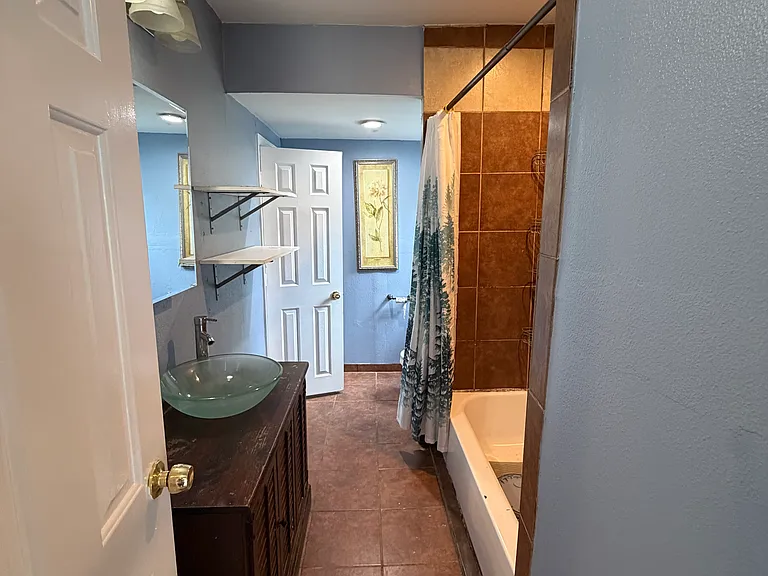 1227 W Ave E — Photo 7