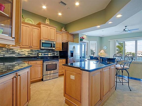 5th image of 620 Bayway Blvd APT 1