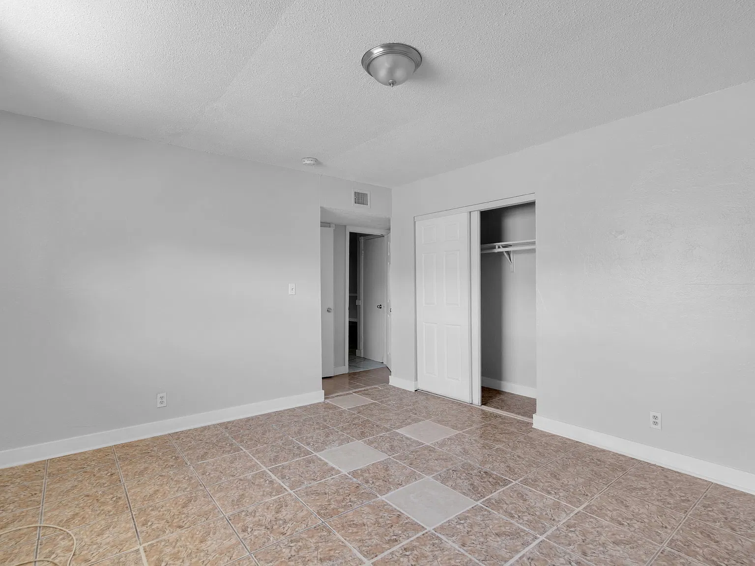 624 SW 16th Ave — Photo 4
