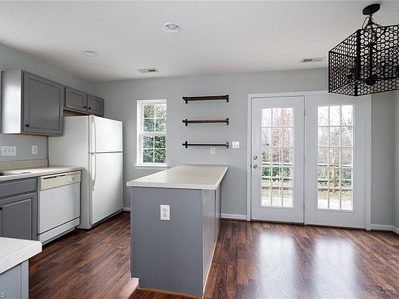 5th image of 6301 Sweetbay Dr