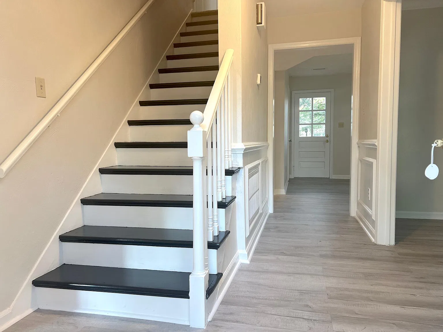 4 bed, 2.5 bath, 2219 sqft, $2,600 — Photo 4