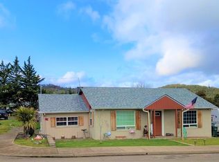 1790 NW Grove St, Roseburg, OR 97471