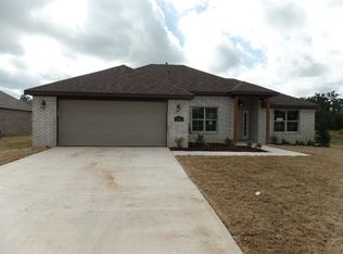 762 Roselawn Dr, Siloam Springs, AR 72761