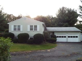 4 Placid Cir, East Greenbush, NY 12061
