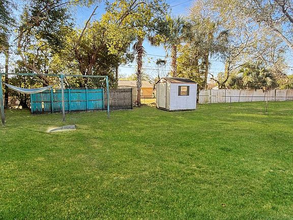 3rd image of 524 San Lanta Cir