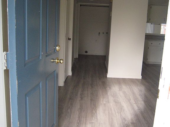 2nd image of 725 Capitola Ave