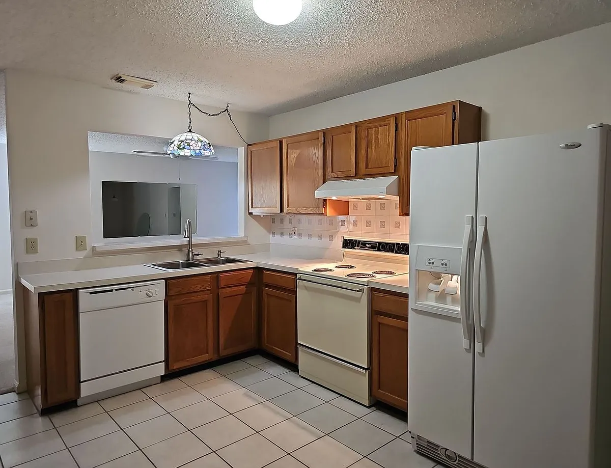 Building Photo - 12639 Enchanted Hollow Dr