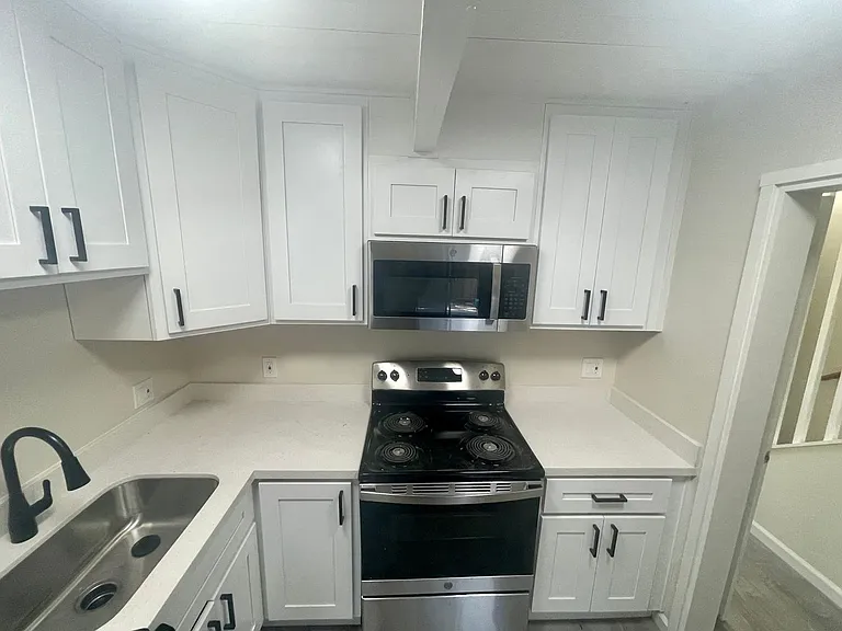 190 Adler Ave — Photo 20