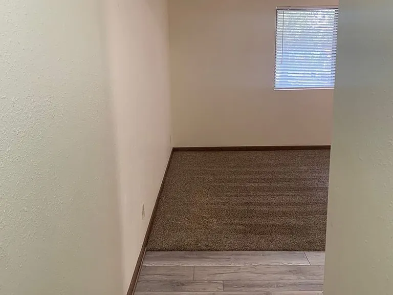 4838 Walker Ave — Photo 11