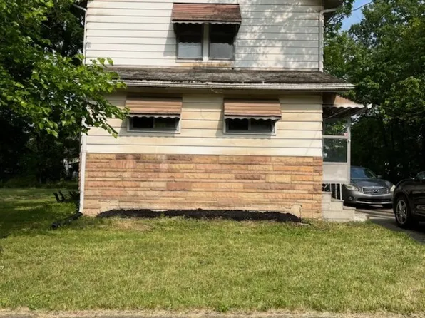1090 Kenilworth Ave SE, Warren, OH 44484