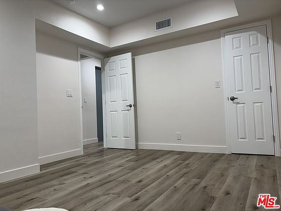 5th image of 1036 W 98th St