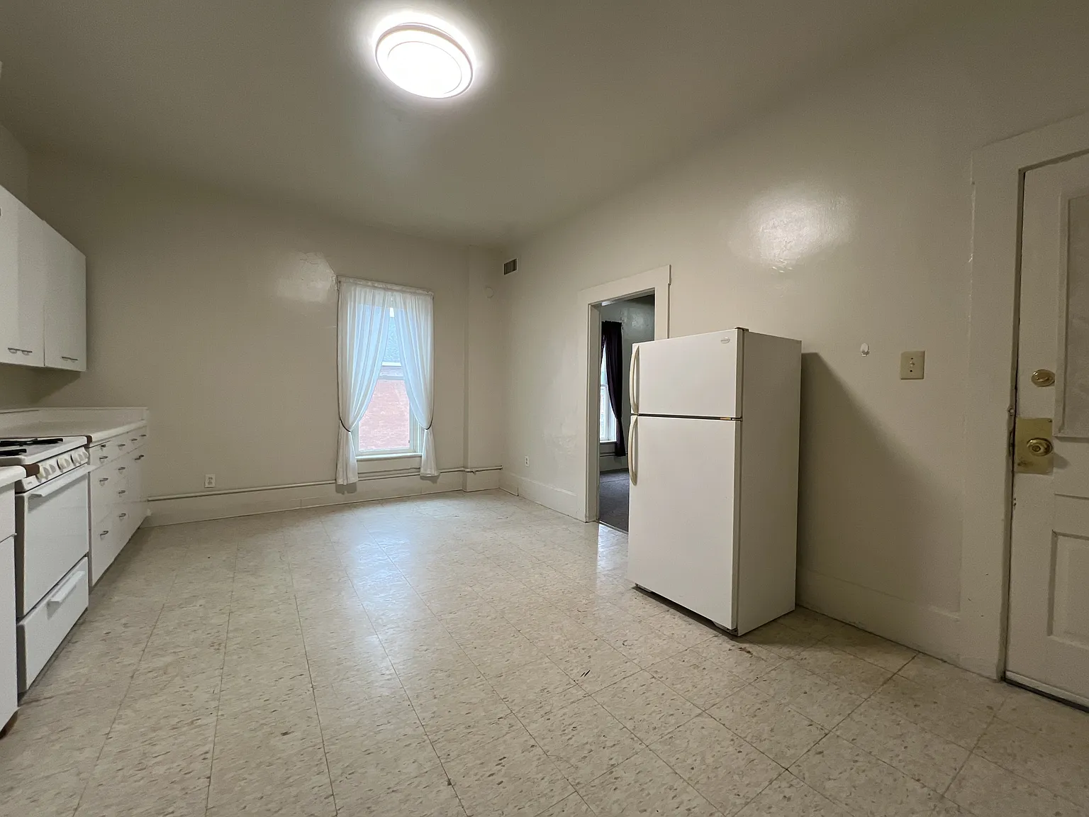 1397 Washington Street - C — Photo 3