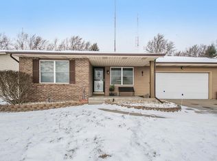 2001 E Farnsworth Dr, South Bend, IN 46614