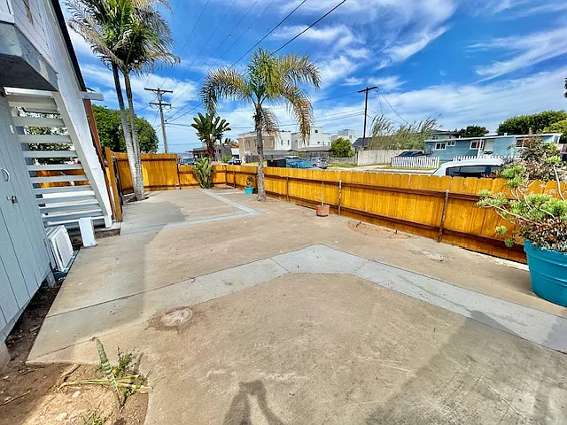 564 Florence St #8 — Photo 23
