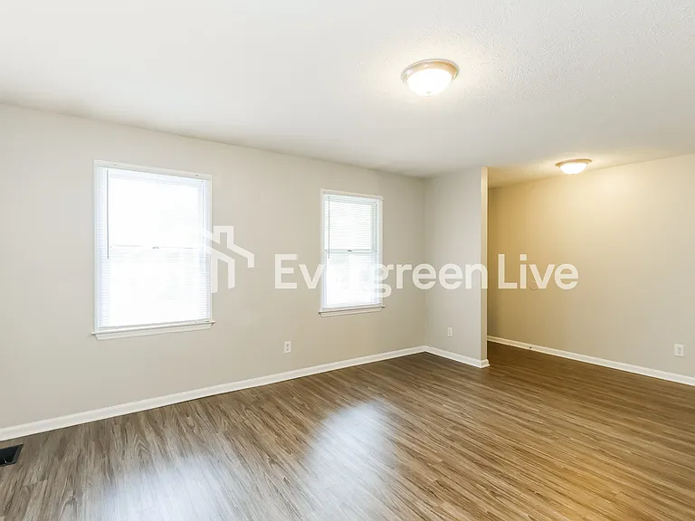 204 Belair Rd — Photo 4