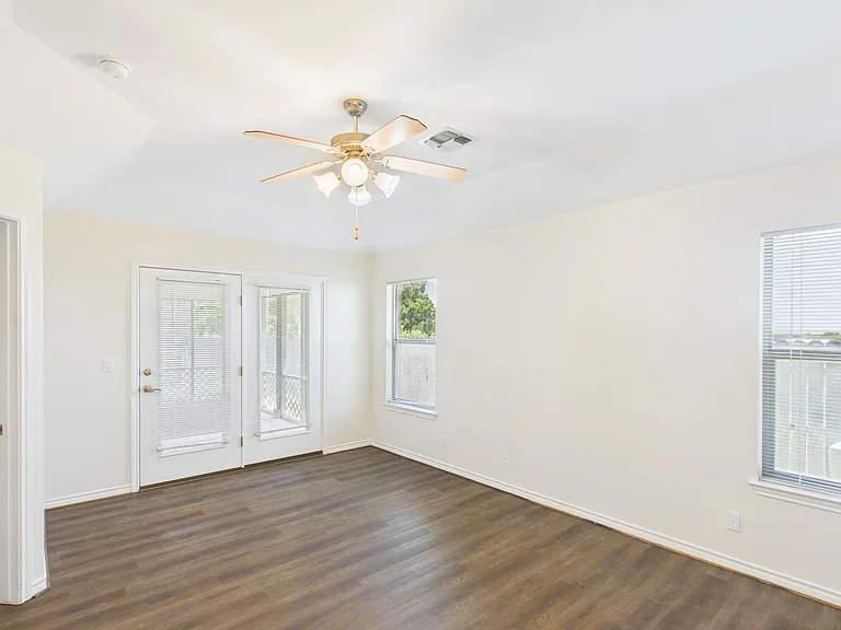 1721 Cherrywood Dr — Photo 33
