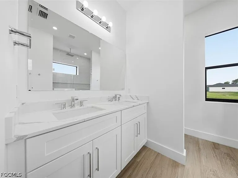 6125 Hershey Ave — Photo 11