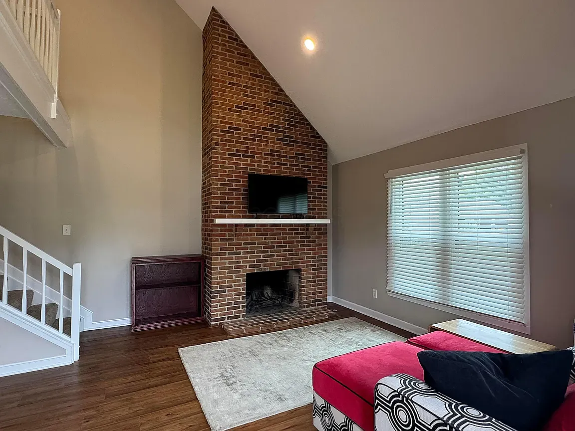 1 bed, 1.5 bath, 816 sqft, $1,700 — Photo 4