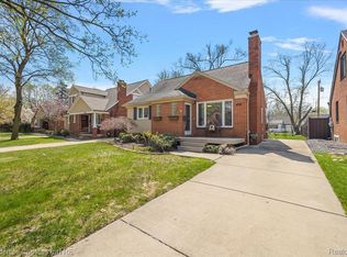 2626 Pembroke Rd, Birmingham, MI 48009