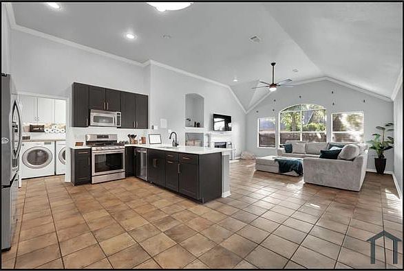 1st image of 2813 Grand Canyon Ct
