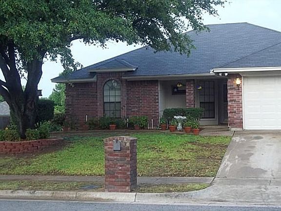 2nd image of 7801 Hunters Glen Dr